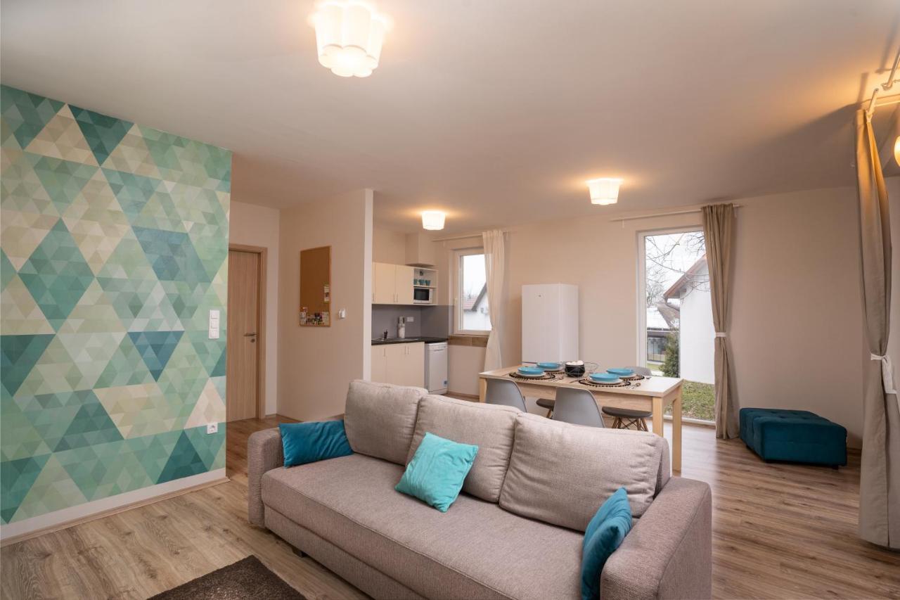 Kenese-Voelgye Villahotel Balatonkenese Zimmer foto