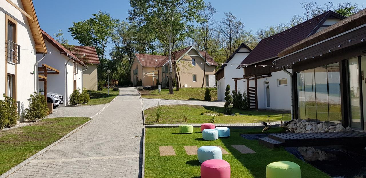 Kenese-Voelgye Villahotel Balatonkenese Exterior foto
